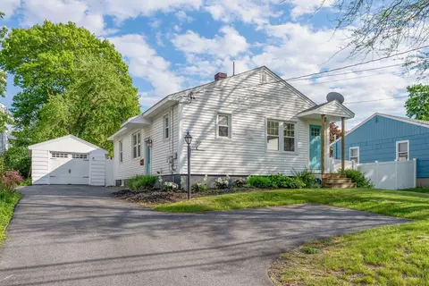 826 Highland Ave, South Portland, ME 04106