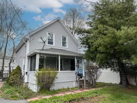 29 Pleasant St, Bar Harbor, ME 04609