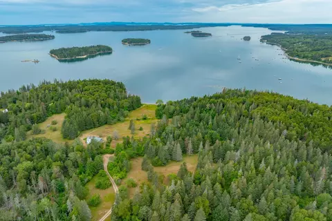 163 Back Rd, Brooklin, ME 04616