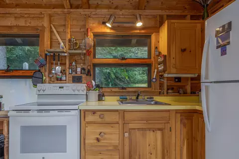 Kitchen - 163 Back Rd, Brooklin, ME 04616 photo 5 of 5