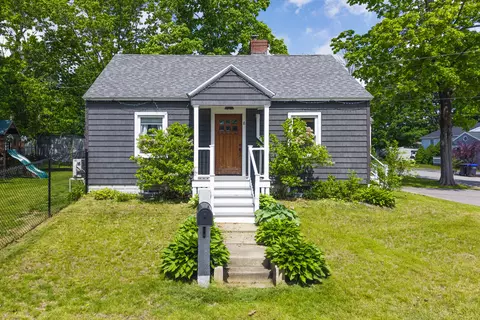 8 Somerset Ave, Old Orchard Beach, ME 04064