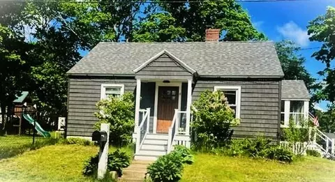 8 Somerset Ave, Old Orchard Beach, ME 04064