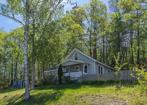 56 Bow St, Freeport, ME 04032