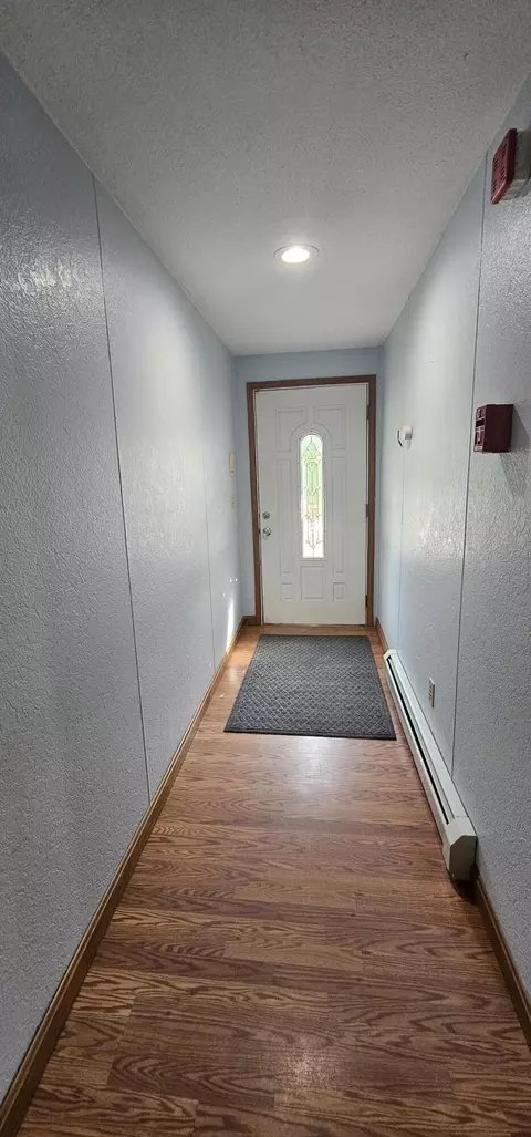 Entry Way - 604 Leighton Rd, Augusta, ME 04330 photo 2 of 2