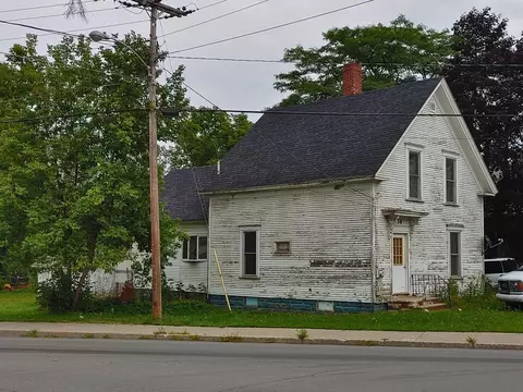 38 Water St, Guilford, ME 04443
