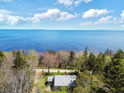 165 Mcfarland Shore Rd, New Harbor, ME 04554