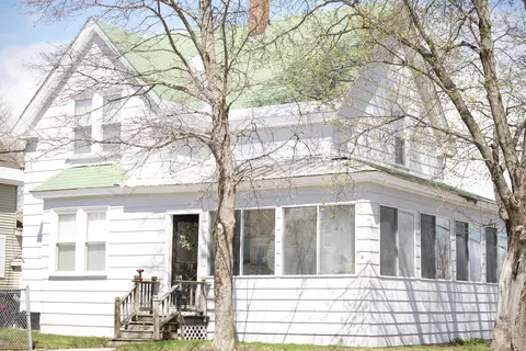 17 Katahdin Ave, Millinocket, ME 04462