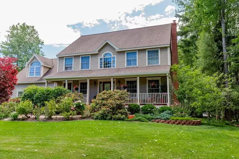 7 Bornheimer Pl, Scarborough, ME 04074