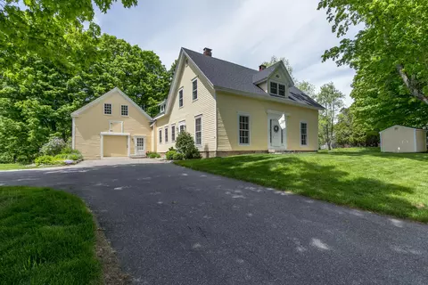 62 South St, Freeport, ME 04032