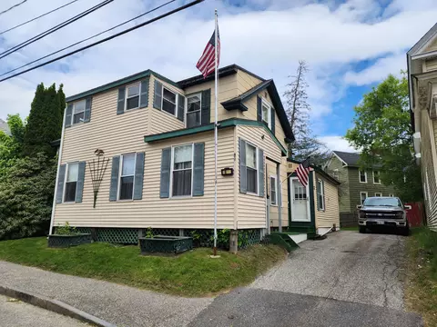 89 Oak St, Lewiston, ME 04240