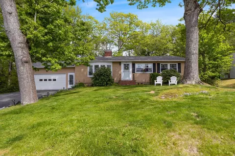 242 Spurwink Ave, Cape Elizabeth, ME 04107