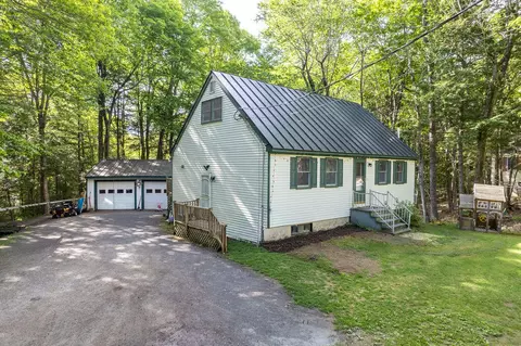 161 Pamela Dr, Winthrop, ME 04364