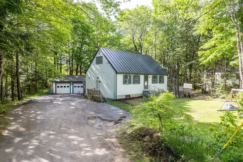 161 Pamela Dr, Winthrop, ME 04364