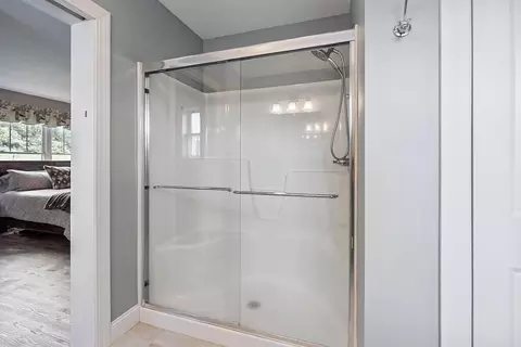 Bath - 9 Fieldstone Dr, Augusta, ME 04330 photo 3 of 3