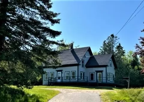 68 Joy Rd, Gouldsboro, ME 04607