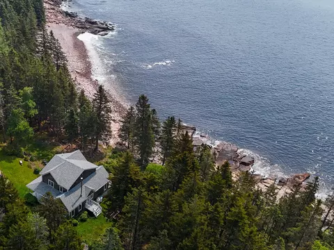310 Red Point Rd, Swans Island, ME 04685