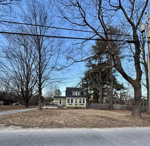 9 Flag Pond Rd, Saco, ME 04072
