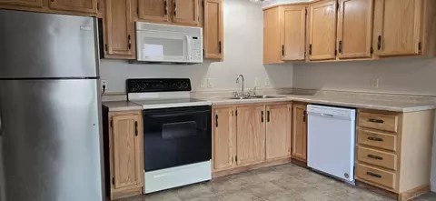 Kitchen - 5 Walnut Dr #C-2, Windham, ME 04062 photo 1 of 3