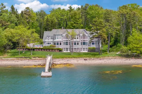 92 Spruce Point Rd, Yarmouth, ME 04096