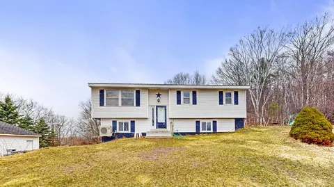 36 Sewall St, Livermore Falls, ME 04254
