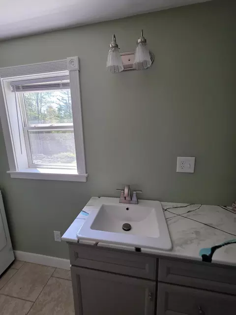 Bath - 13 Sawpit Rd, Appleton, ME 04862 photo 1 of 3