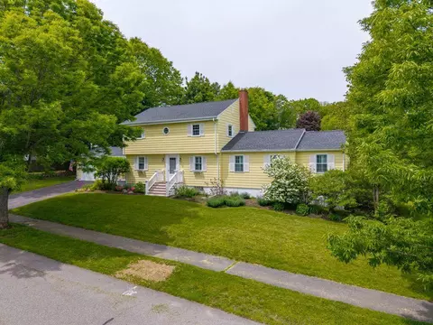 128 Curtis Rd, Portland, ME 04103