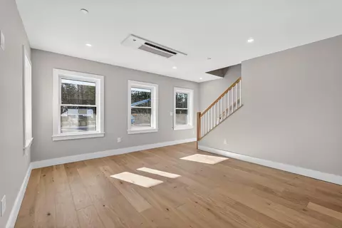 Living - 32 Fairway Commons Dr #11, Gorham, ME 04038 photo 3 of 8