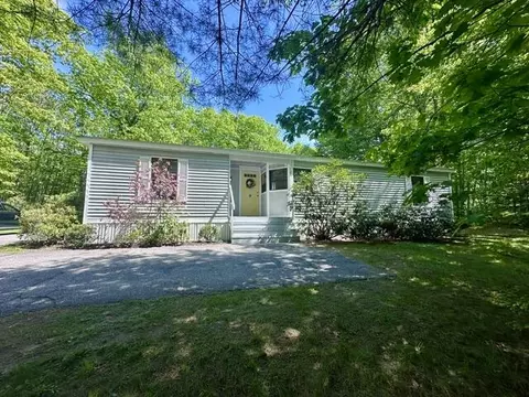 109 Upper St, Turner, ME 04282