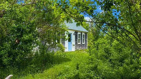 83 Clark St, Eastport, ME 04631