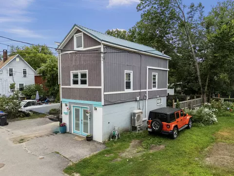 40 11th St, Old Orchard Beach, ME 04064