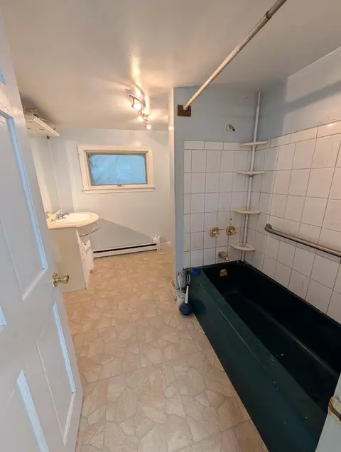 Bath - 1816 Dexter Rd, Dover Foxcroft, ME 04426 photo 1 of 4