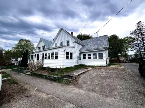 94 Lincoln St, Millinocket, ME 04462
