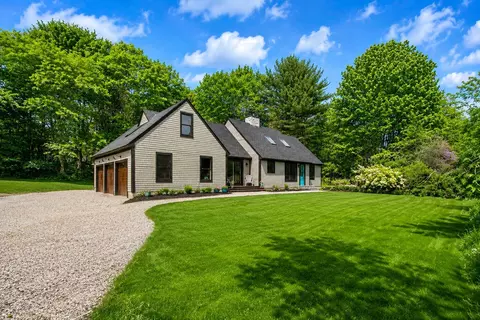 3 Bartlett Rd, Kittery Point, ME 03905