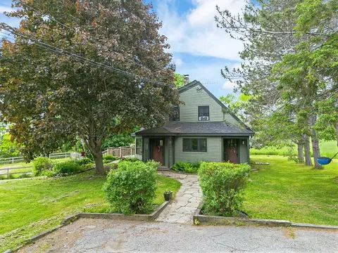 375 Priest Hill Rd, Vassalboro, ME 04989
