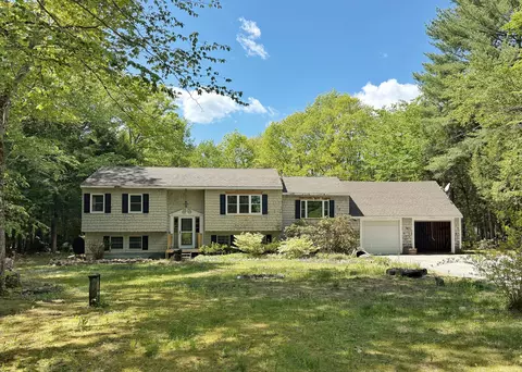 203 Dingley Spring Rd, Gorham, ME 04038