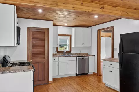Kitchen - 40 Knubble Rd, Georgetown, ME 04548 photo 1 of 3