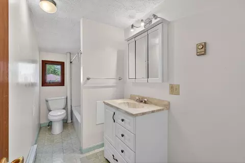 Bath - 40 Knubble Rd, Georgetown, ME 04548 photo 3 of 4