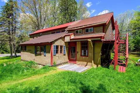 737 E Blue Hill Rd, Blue Hill, ME 04614