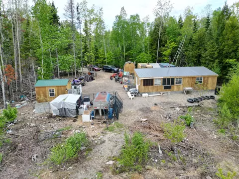 525 River Rd, Mattawamkeag, ME 04459