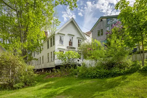 14 Auditorium Park, Northport, ME 04849
