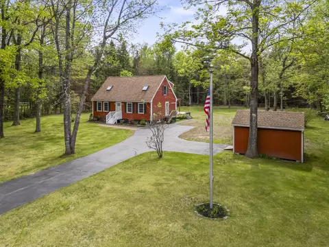 22 Woodridge Dr, Steep Falls, ME 04085
