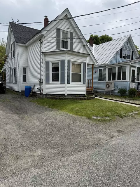9 Bemis St, Livermore Falls, ME 04254