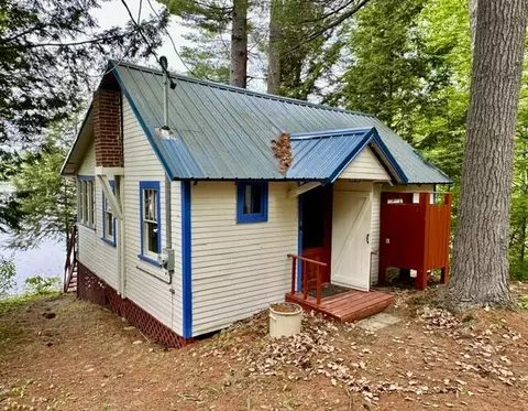 9 Goldfinch Ln, Skowhegan, ME 04976