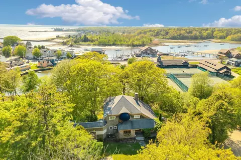 53 S Main St #2, Kennebunkport, ME 04046