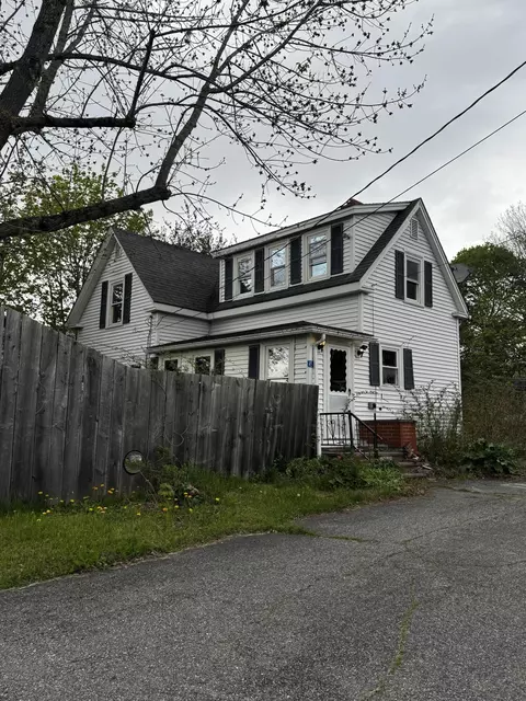 45 Pine St, Bucksport, ME 04416