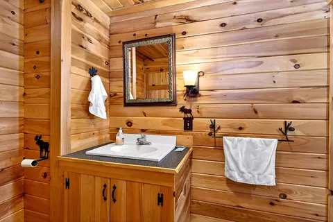 Bath - 5 Lyons Ln #1, Rangeley, ME 04970 photo 4 of 4