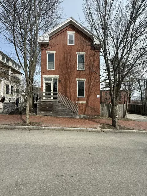 29 Park St, Portland, ME 04101