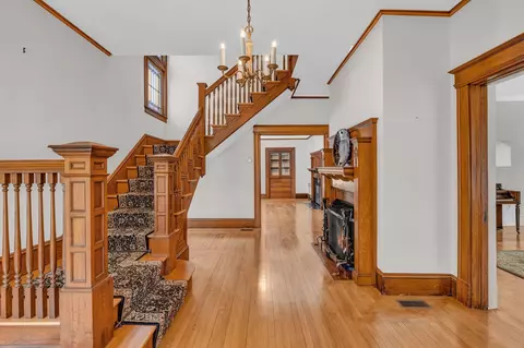 47 Masonic St, Rockland, ME 04841