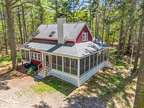23 Peacock Ln, Georgetown, ME 04548