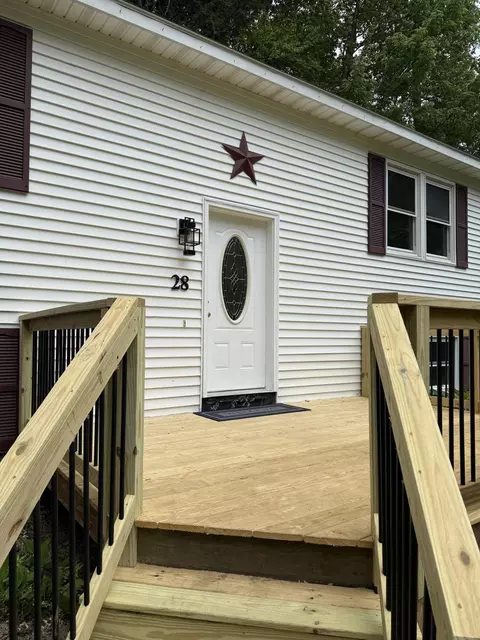 28 Presumpscot Rd, Windham, ME 04062